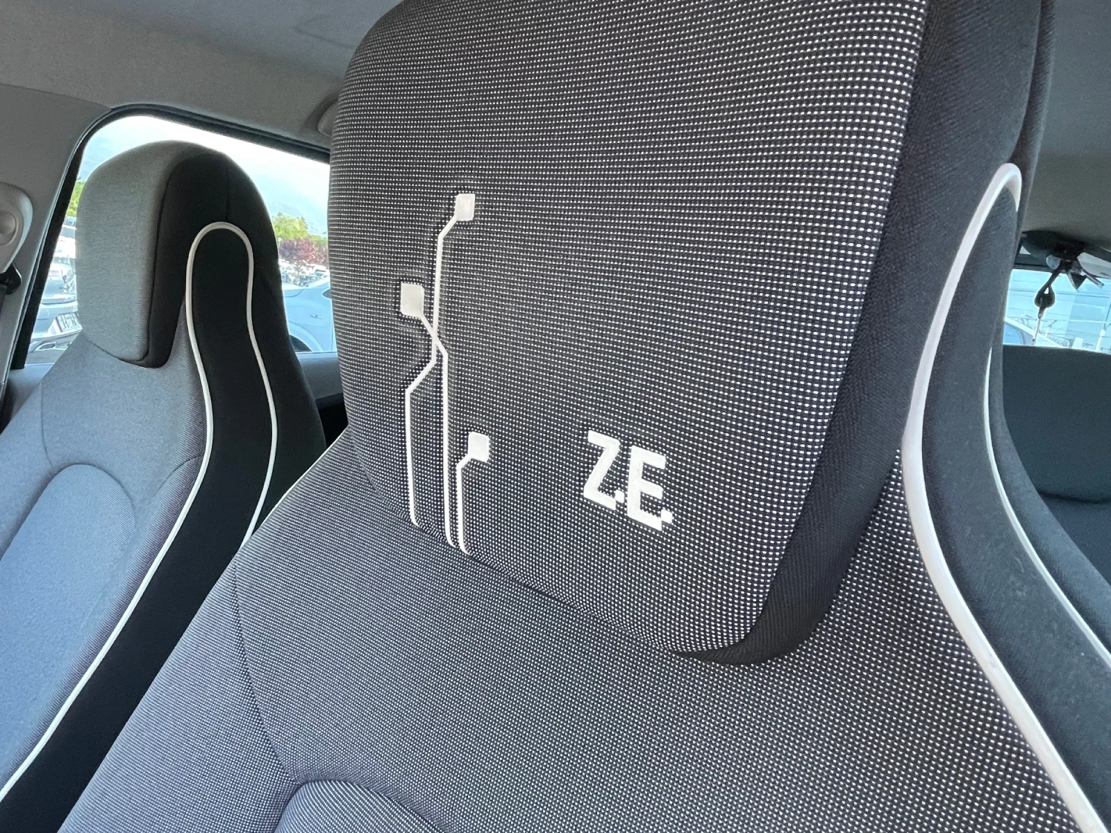 Renault Zoe 218лв на месец///Intens/// Bose /// continental  | Mobile.bg — изображение 11