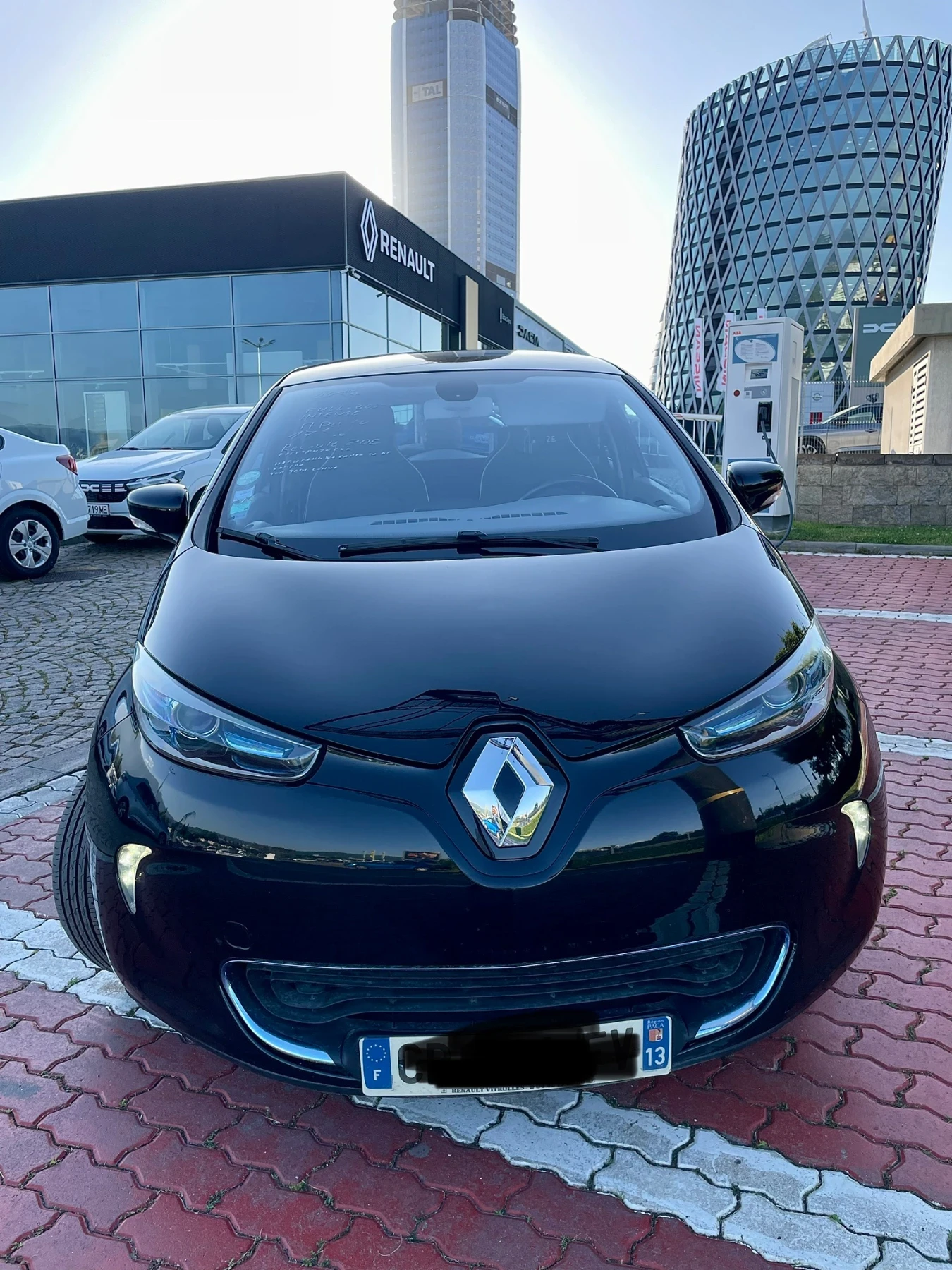 Renault Zoe Interns/// Bose /// continental  - изображение 3