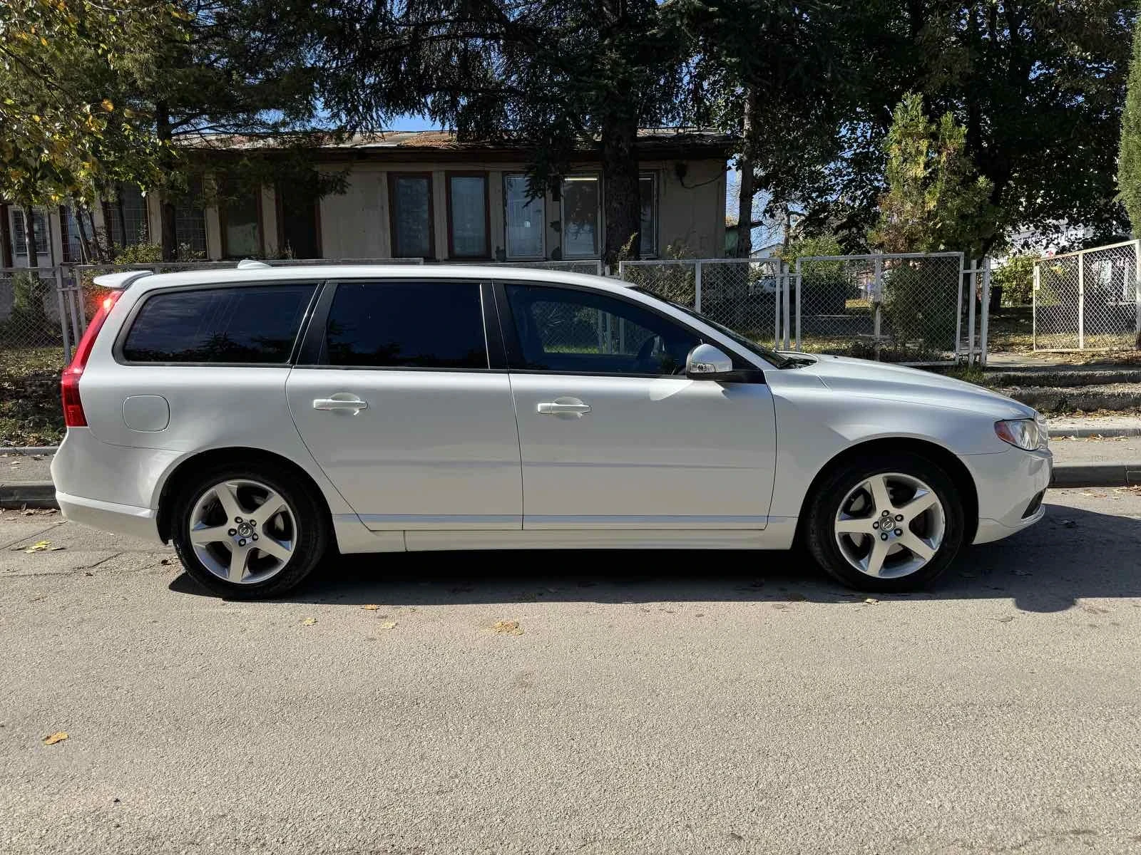 Volvo V70 2.4  | Mobile.bg   7