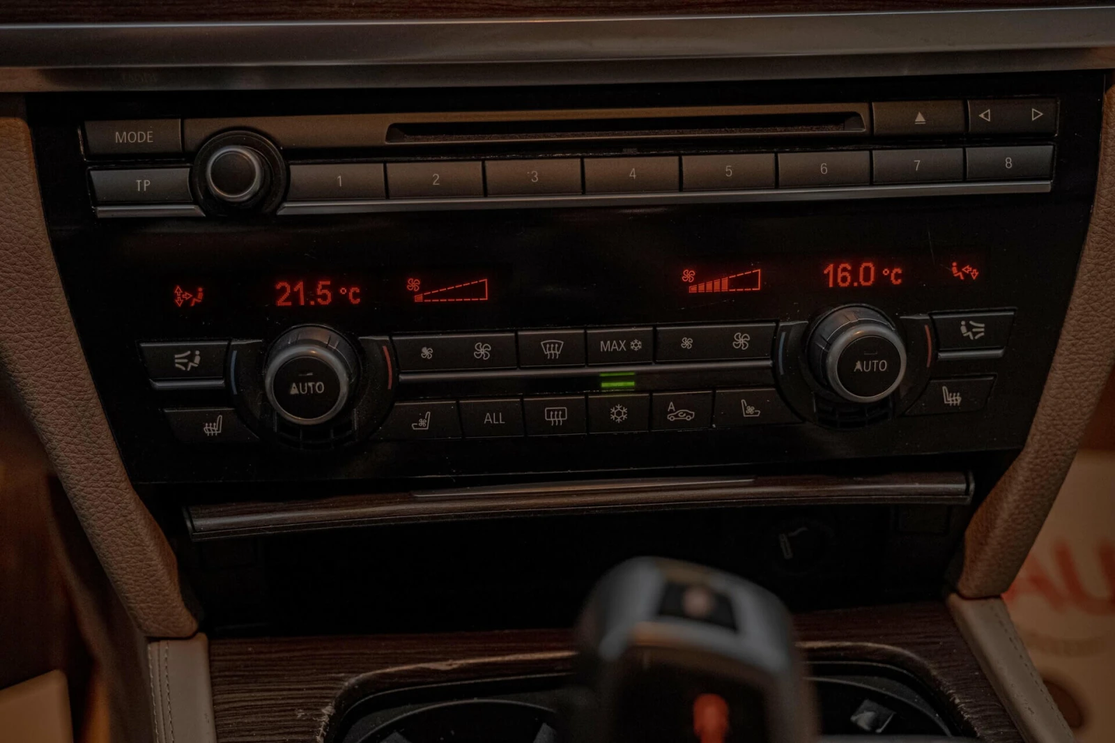 BMW 750 Distronic/HuD/Soft Close/Lane Assist// | Mobile.bg   14