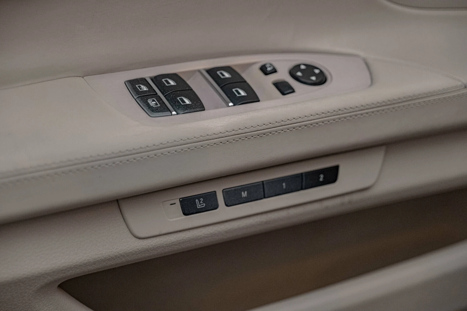 BMW 750 Distronic/HuD/Soft Close/Lane Assist/Обдухване/Кам - изображение 7