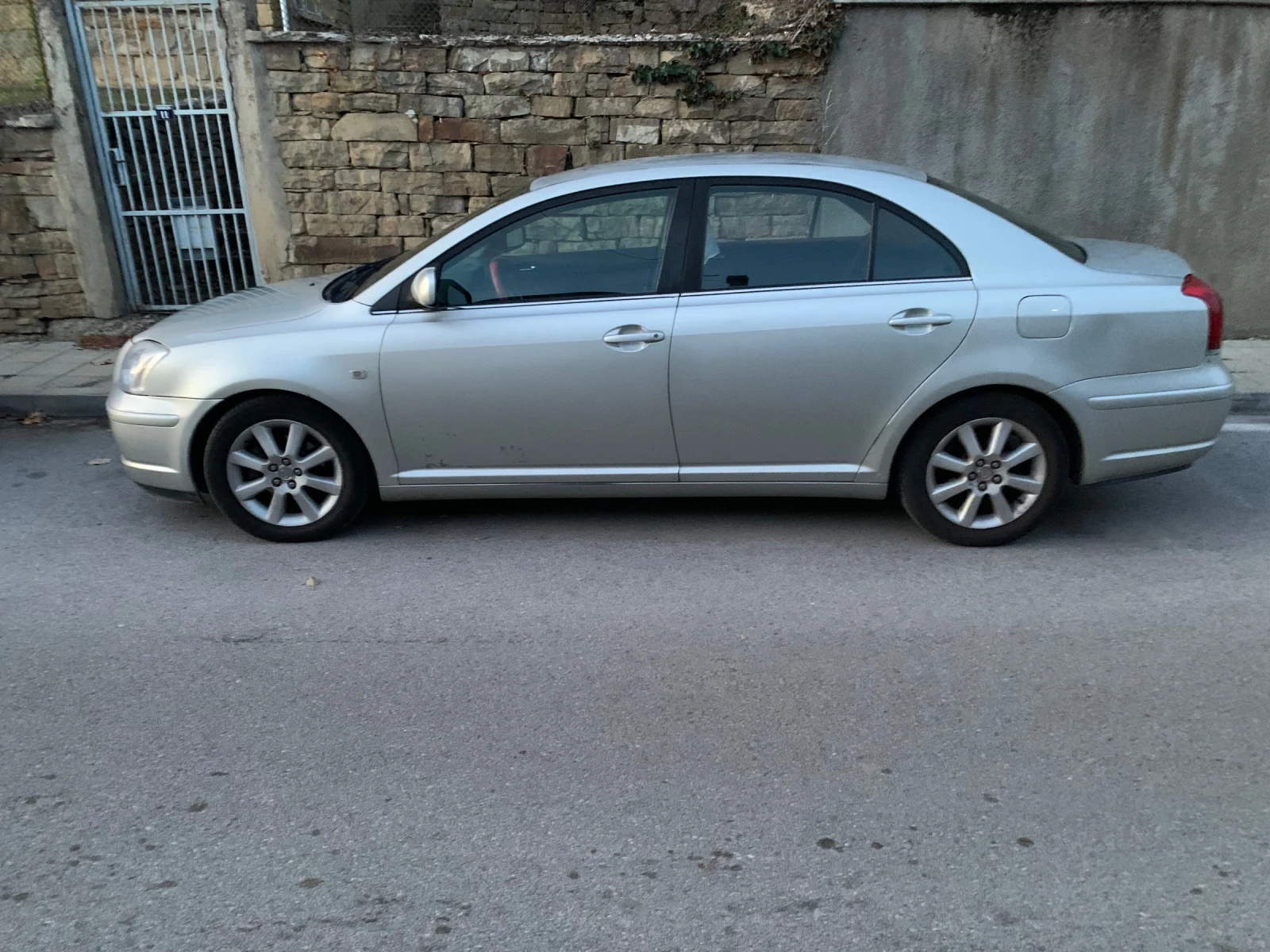 Toyota Avensis Sedan - изображение 5