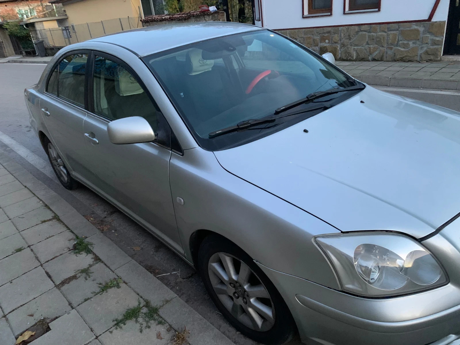 Toyota Avensis Sedan - изображение 2