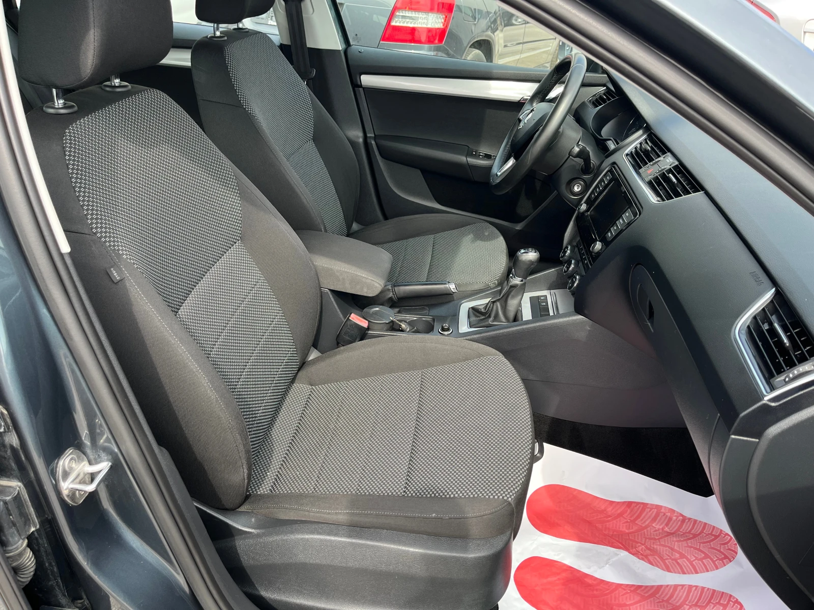 Skoda Octavia 1.6 TDI 4X4 - изображение 7