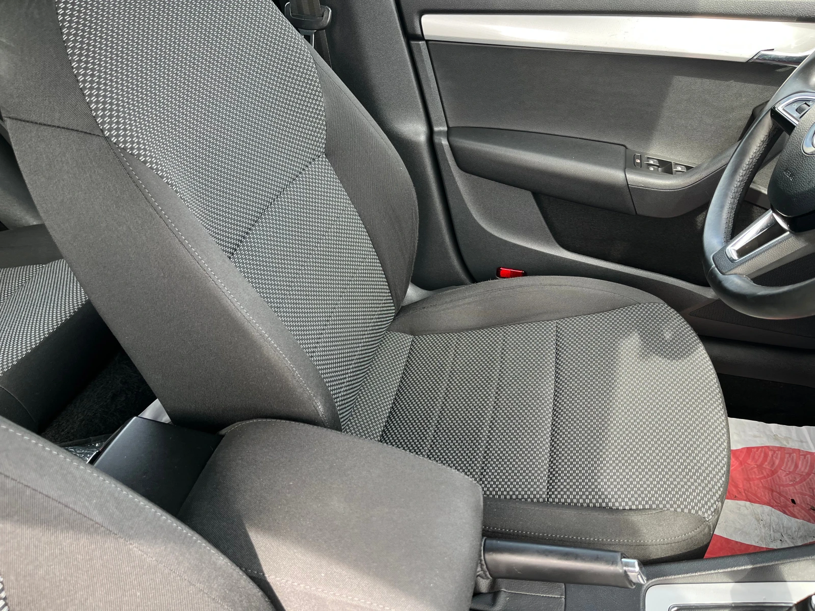 Skoda Octavia 1.6 TDI 4X4 - изображение 6