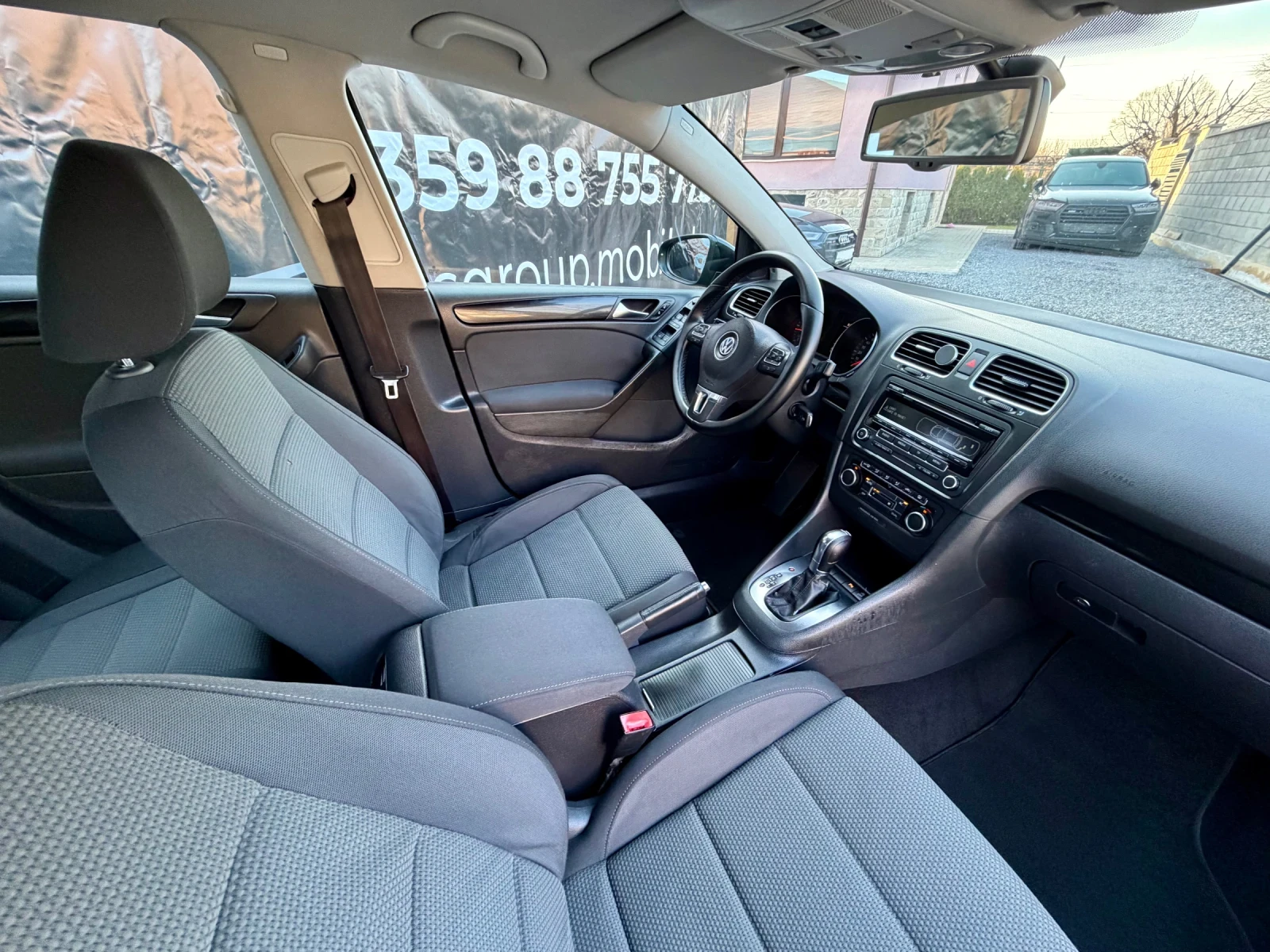 VW Golf 1.6 TDI BlueMotion AVTOMAT, снимка 15 - Автомобили и джипове - 53740463