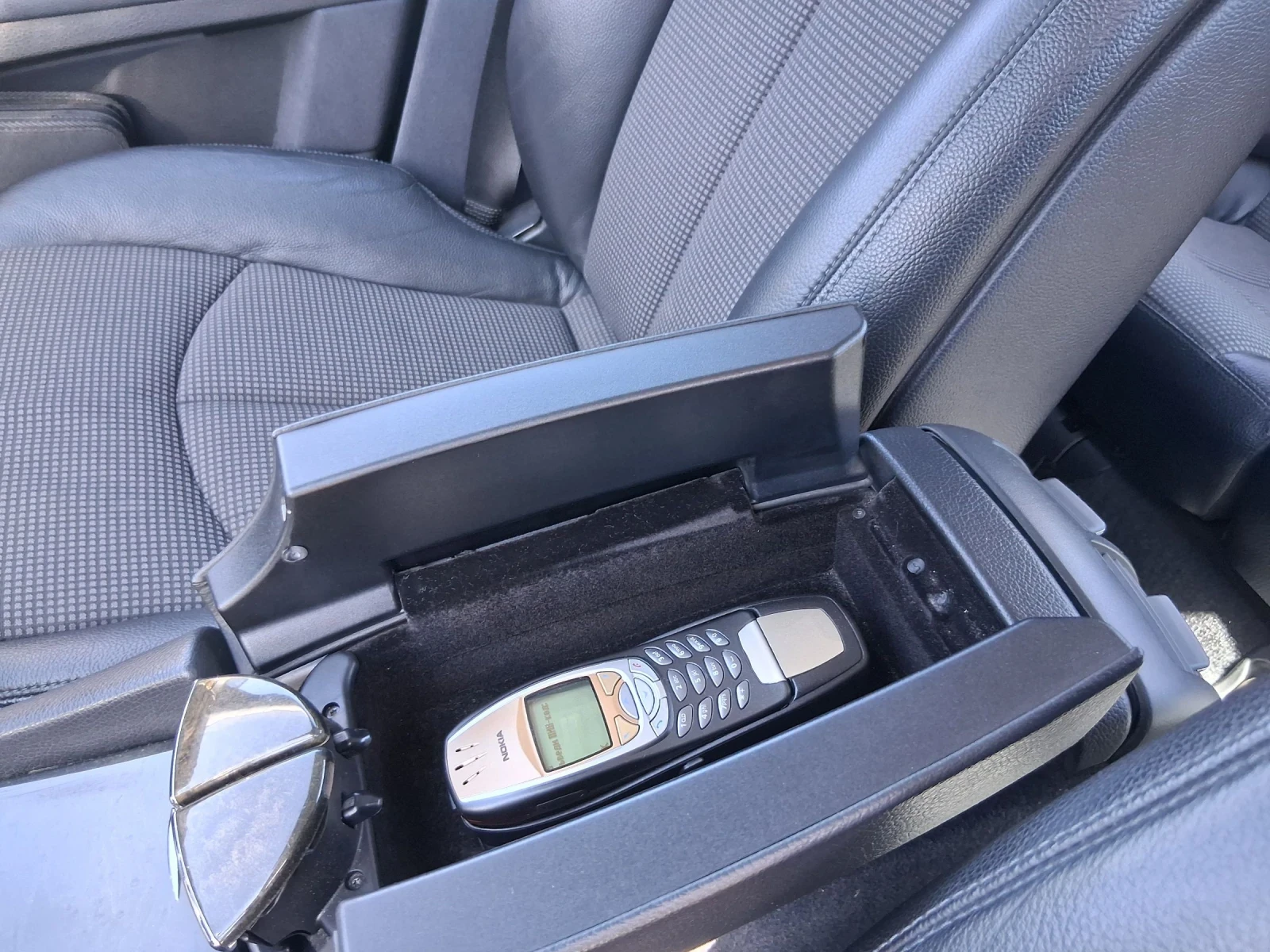 Mercedes-Benz E 320, снимка 2 - Автомобили и джипове - 53752796