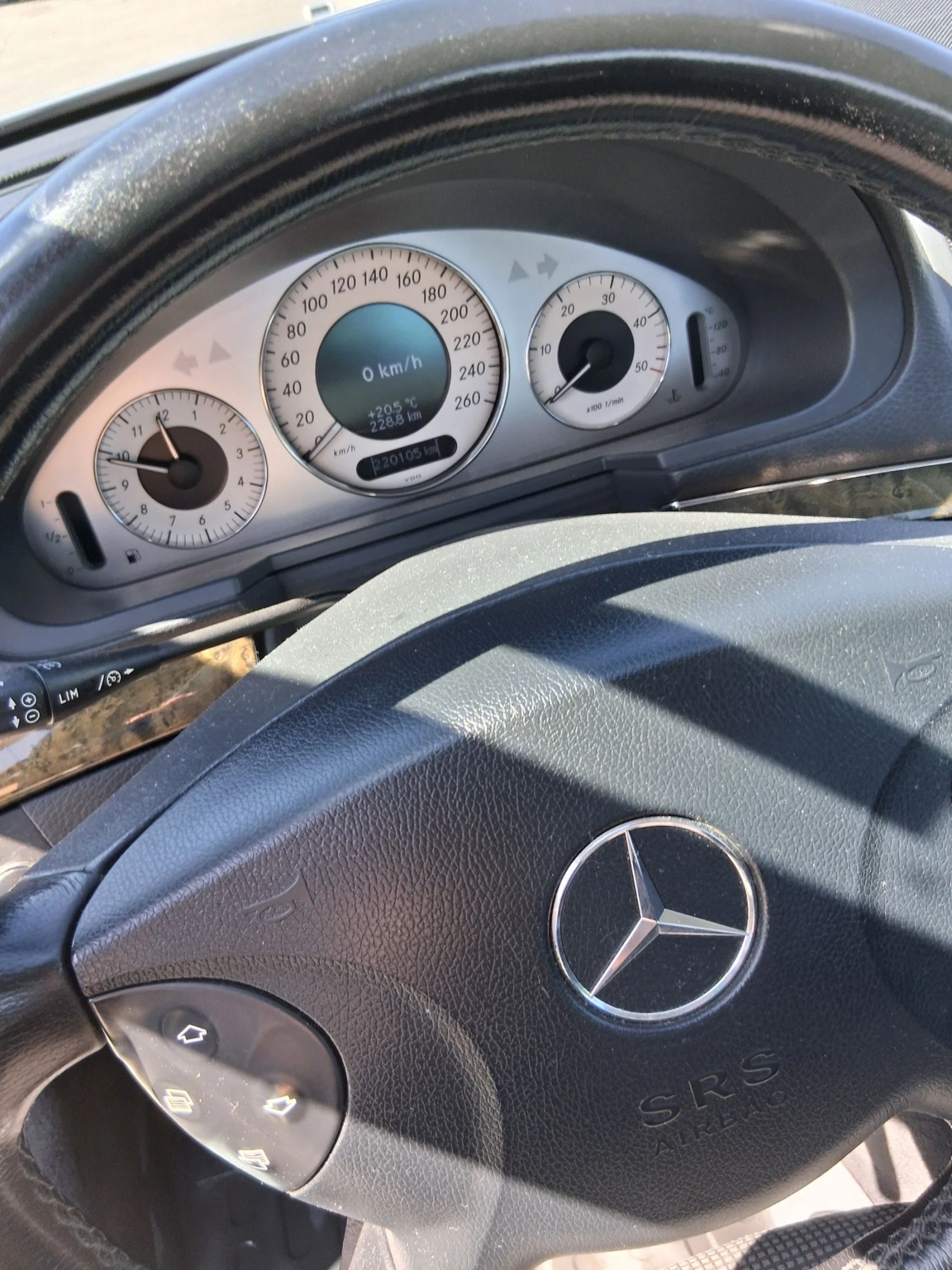 Mercedes-Benz E 320, снимка 3 - Автомобили и джипове - 53752796