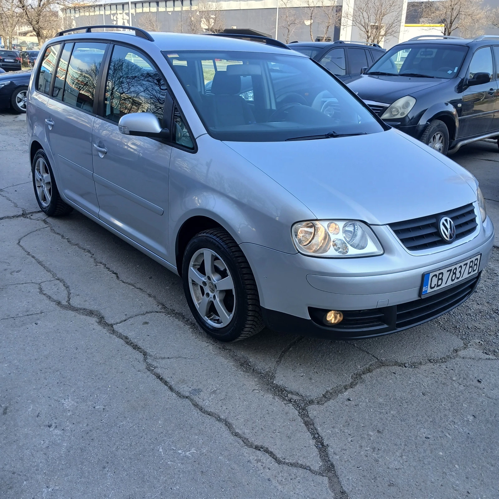 VW Touran АВТОМАТИК , снимка 2 - Автомобили и джипове - 53861462