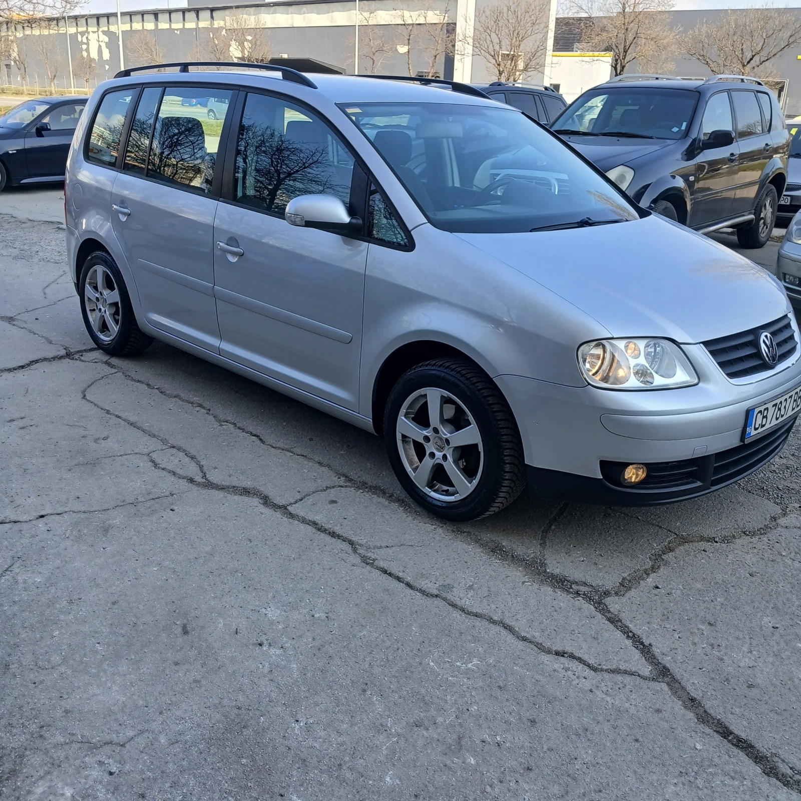 VW Touran АВТОМАТИК , снимка 10 - Автомобили и джипове - 53861462