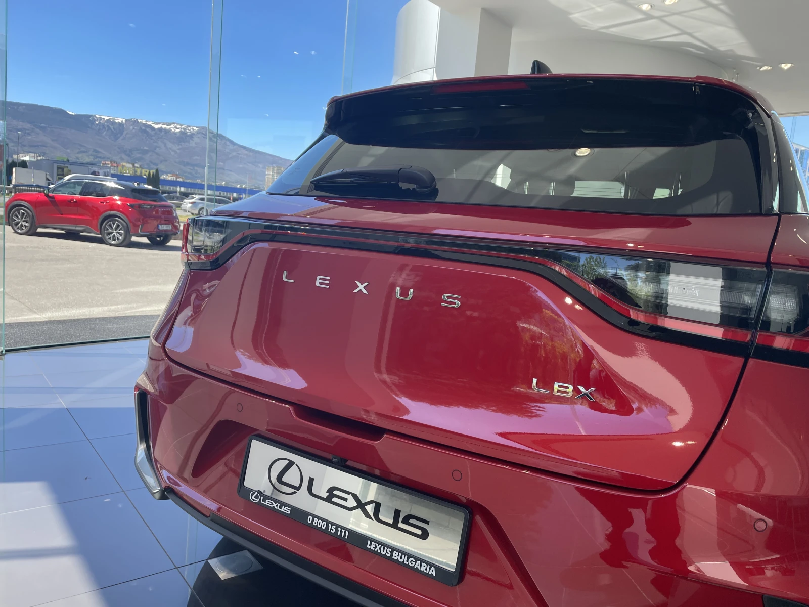 Lexus LBX 0км НОВ НАЛИЧЕН от 219 е/мес 10Г Гаранция, снимка 7 - Автомобили и джипове - 54067073