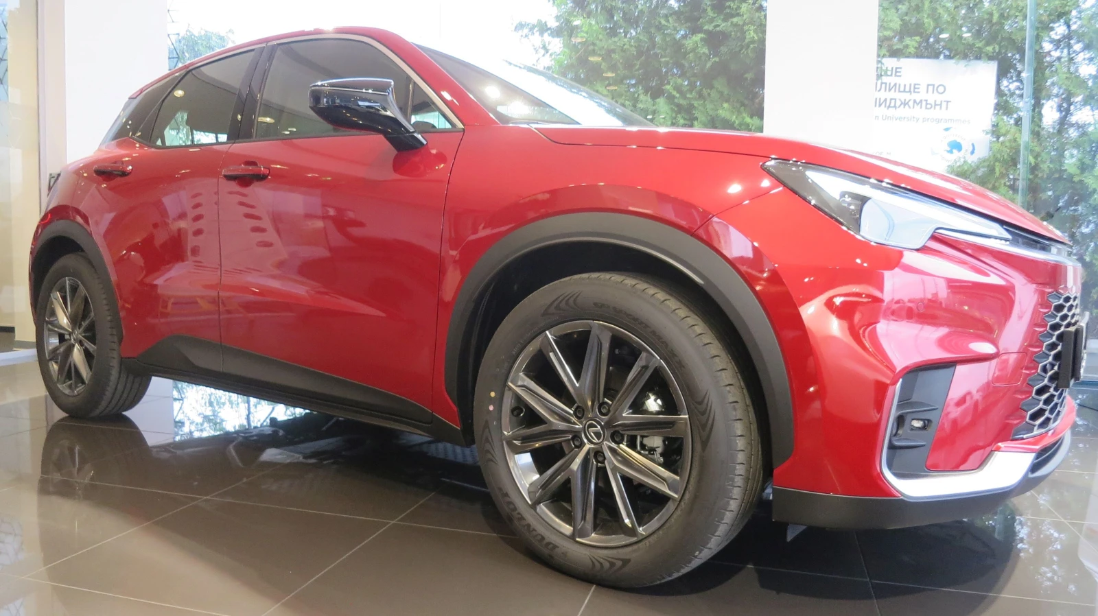 Lexus LBX 0км НОВ НАЛИЧЕН от 219 е/мес 10Г Гаранция, снимка 2 - Автомобили и джипове - 54067073