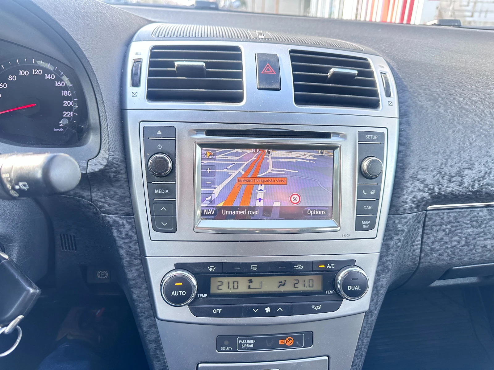 Toyota Avensis N1, снимка 8 - Автомобили и джипове - 54255278