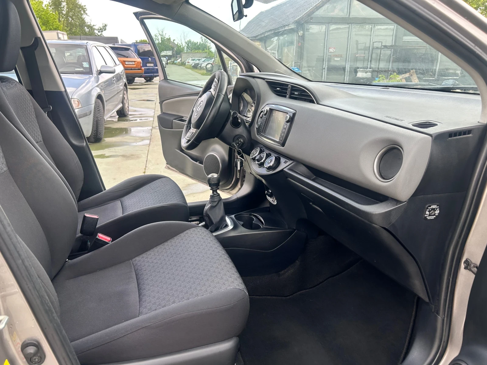 Toyota Yaris 1.4d, снимка 13 - Автомобили и джипове - 54528241