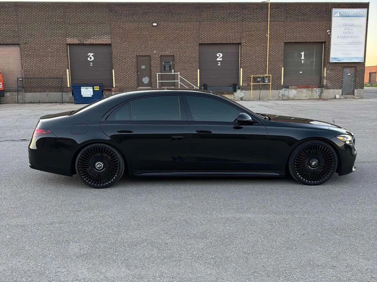 Mercedes-Benz S 580 4MATIC/ОБДУХВАНЕ/ПАНОРАМА/360/ГУМИ+ ДЖАНТИ, снимка 4 - Автомобили и джипове - 54695999