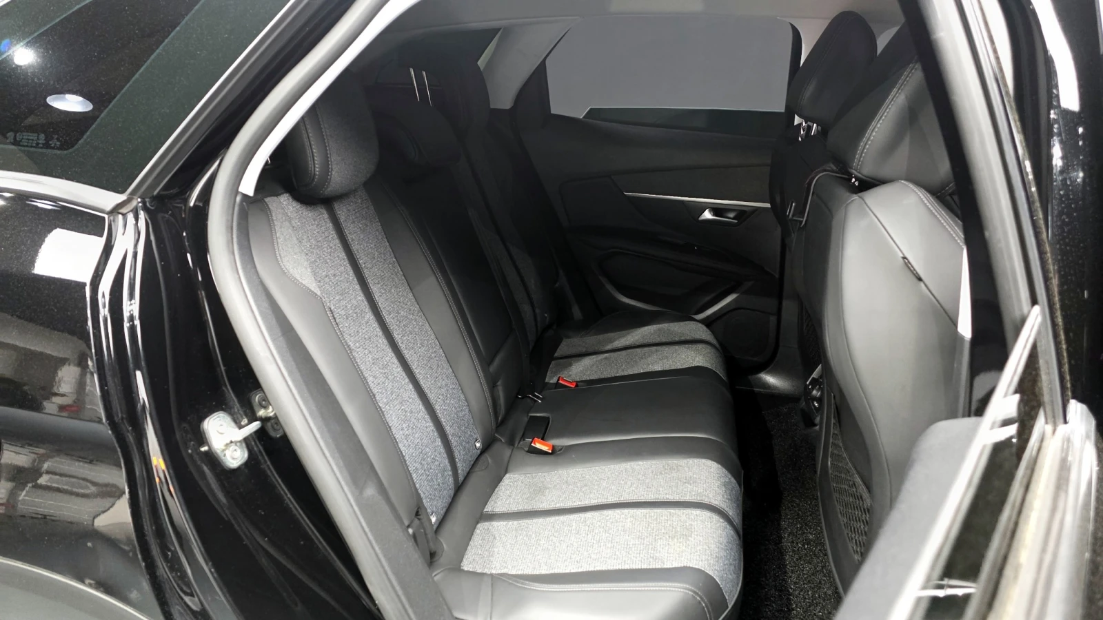 Peugeot 3008 1.6 BlueHDi Allure| LED Фарове| Memory| Cruise con, снимка 14 - Автомобили и джипове - 55153552