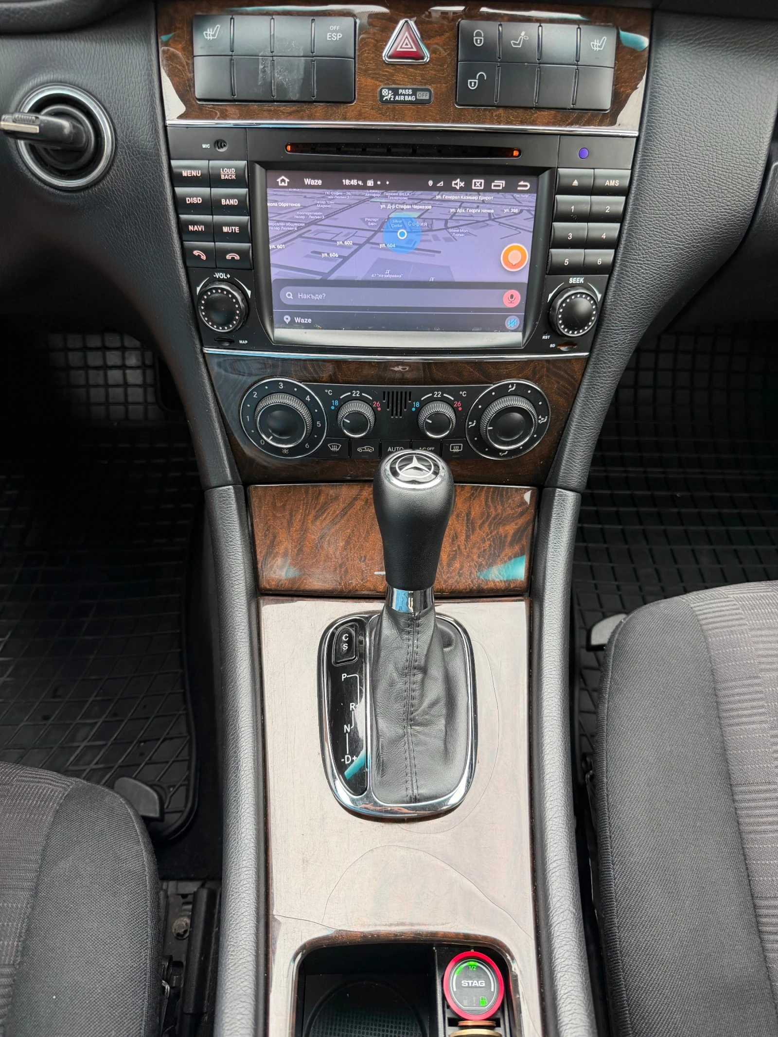 Mercedes-Benz C 180 1.8 Compressor Газ Facelift, снимка 13 - Автомобили и джипове - 55377851
