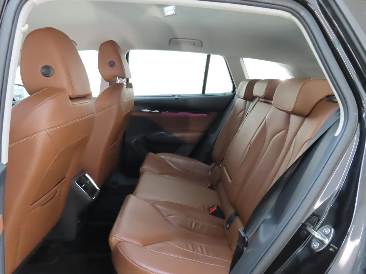 Skoda Enyaq 80, снимка 5 - Автомобили и джипове - 55559427