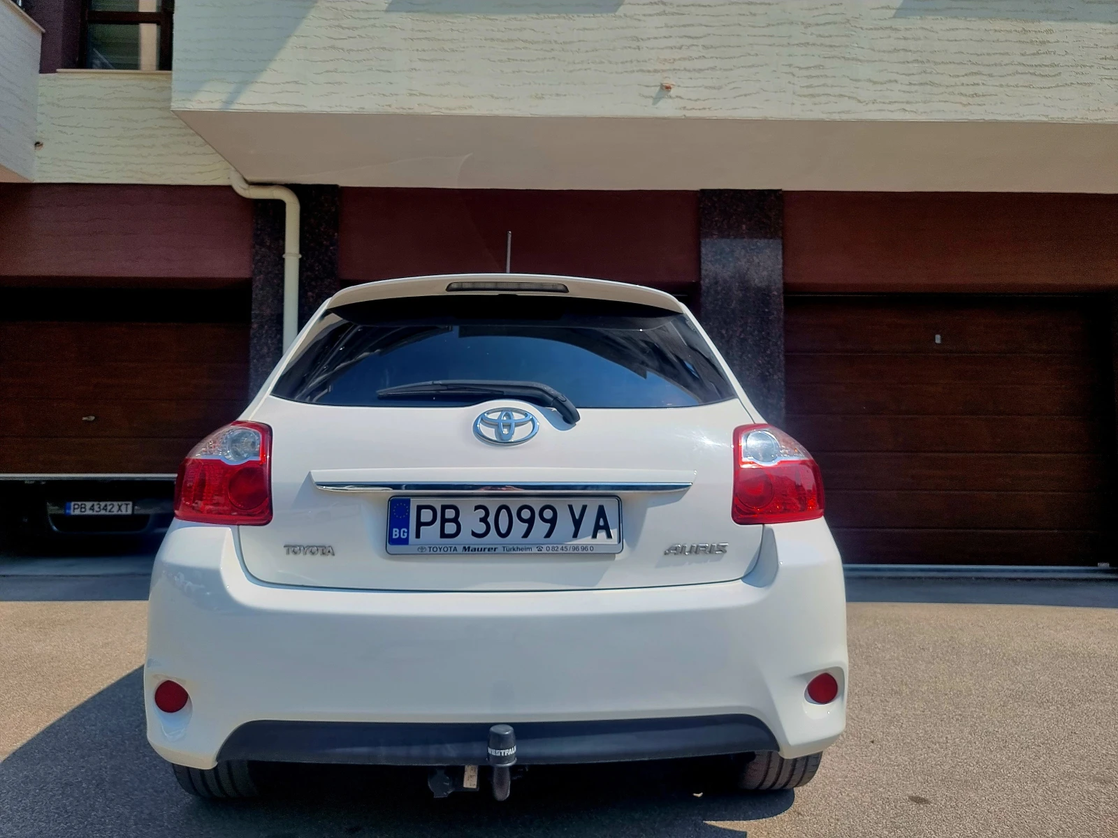 Toyota Auris * 1.6* 132PS* Multimedia* Xenon* , снимка 7 - Автомобили и джипове - 55786311