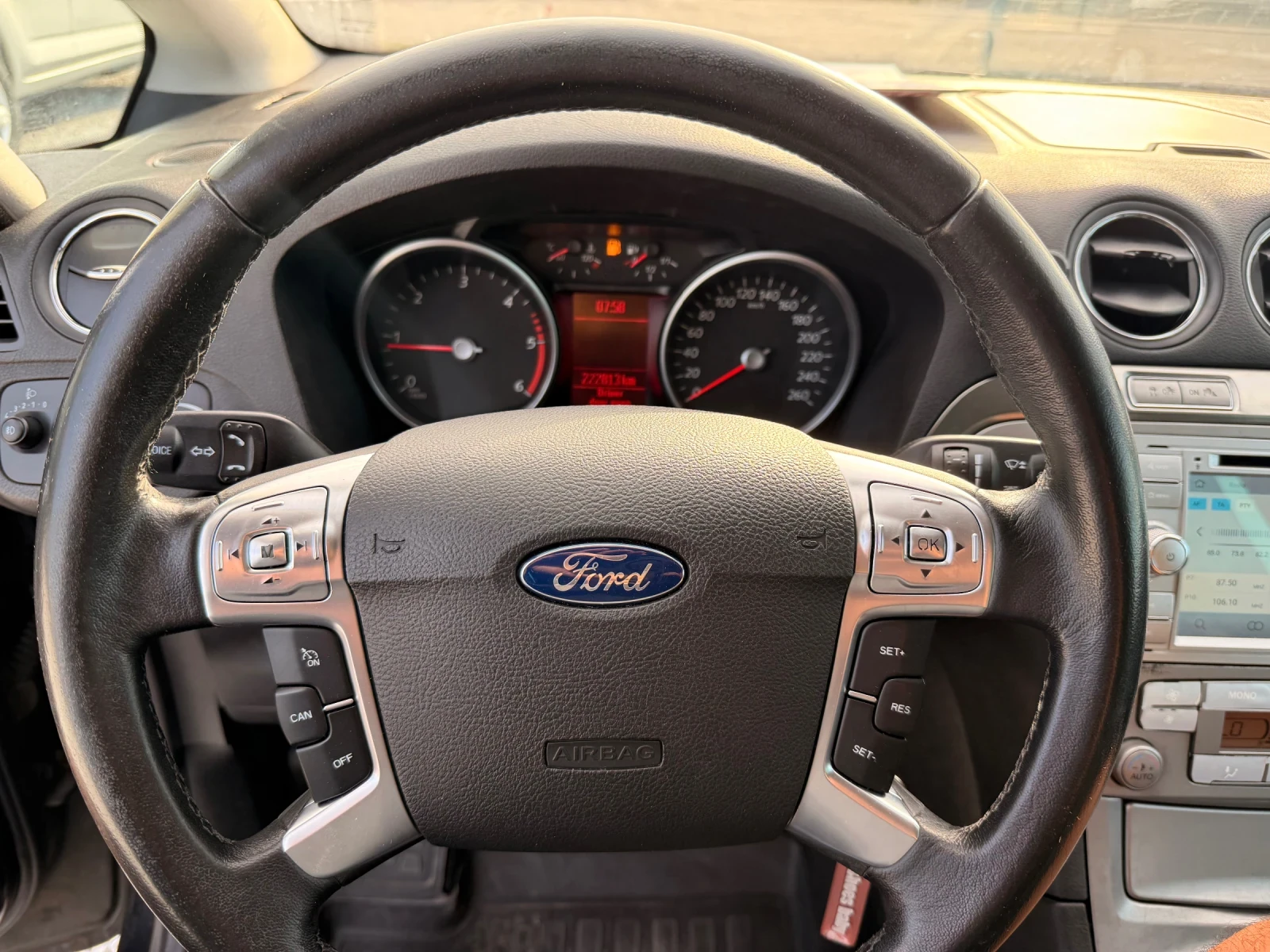Ford S-Max 2, 0 TDCI 140 кс навигация LED, снимка 7 - Автомобили и джипове - 56124785