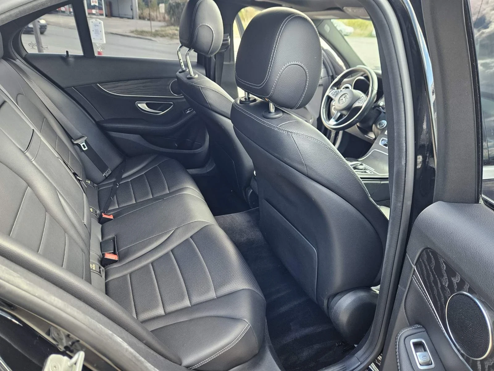 Mercedes-Benz C 300, снимка 9 - Автомобили и джипове - 56197705