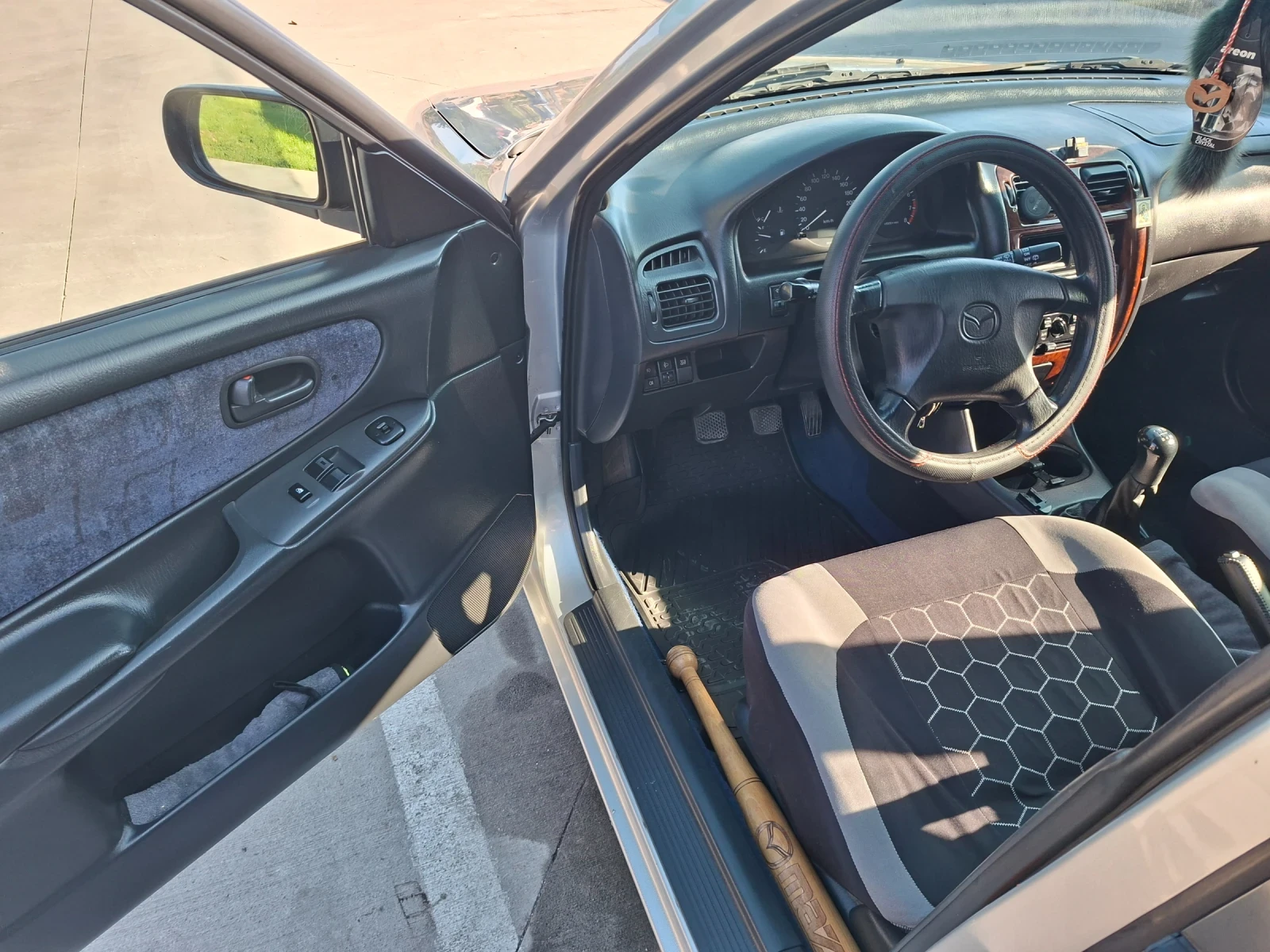 Mazda 626, снимка 3 - Автомобили и джипове - 56335607