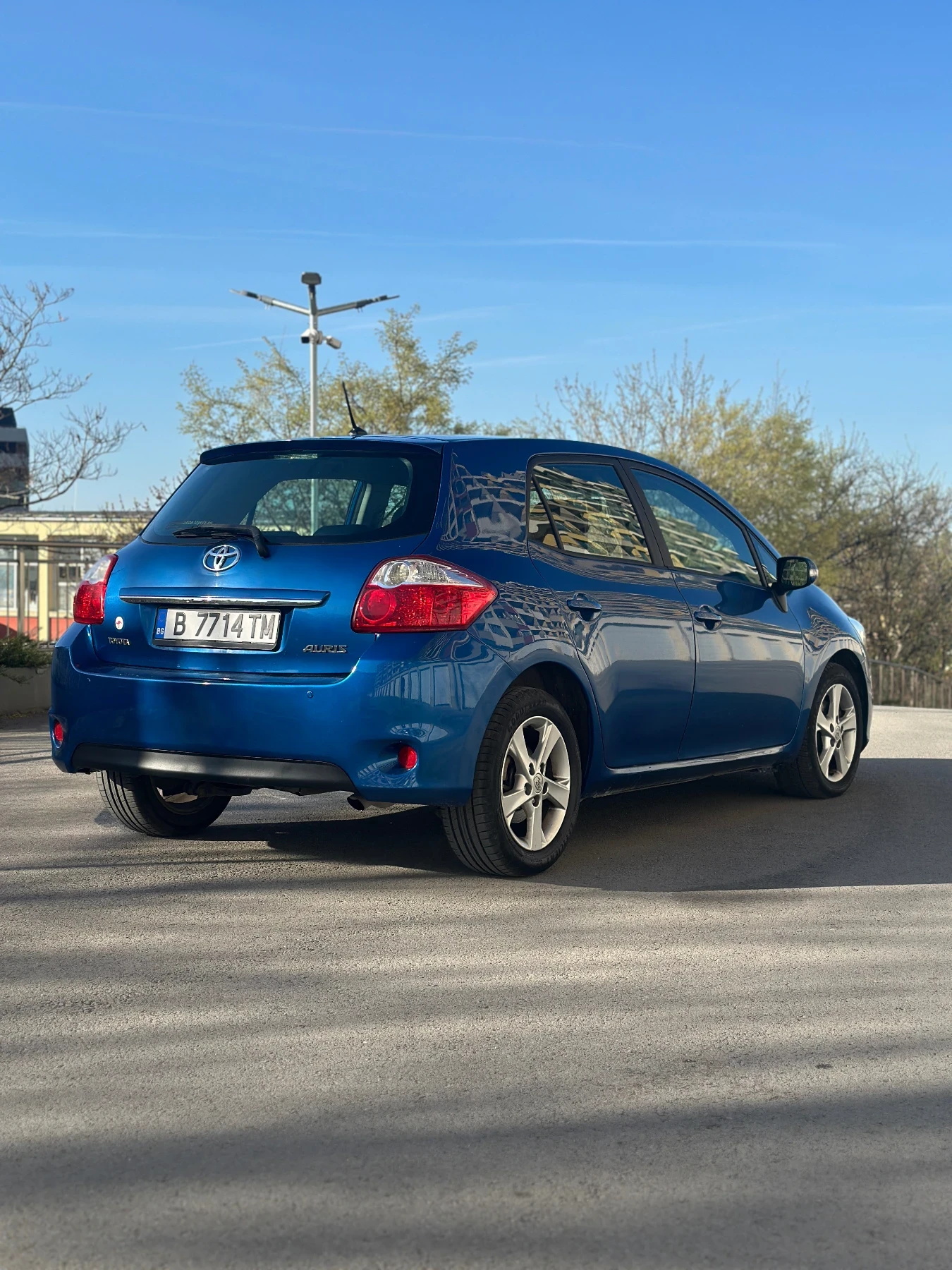 Toyota Auris 2.0 D-4D, снимка 4 - Автомобили и джипове - 56538176