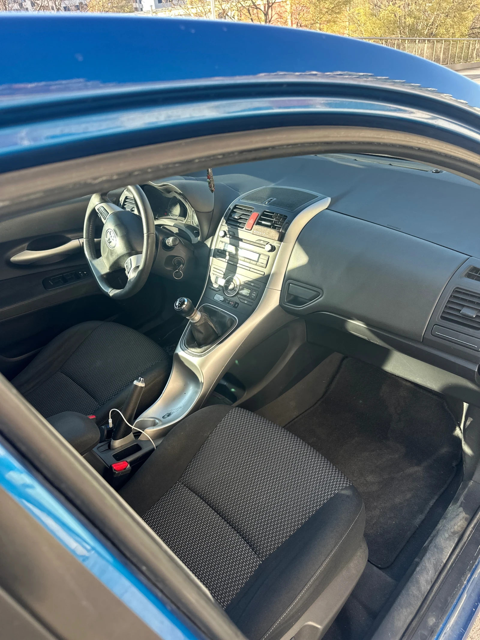 Toyota Auris 2.0 D-4D, снимка 8 - Автомобили и джипове - 56538176