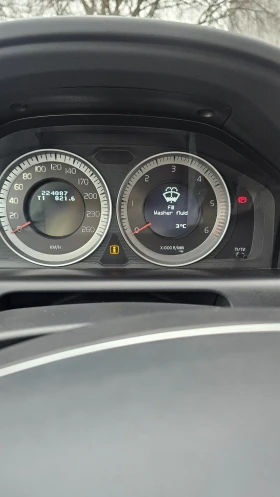 Volvo XC60 - 13000 € / 25425.79 лв. - 21385774 9