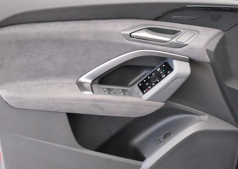 Audi SQ5 TFSI/NEW MODEL/MATRIX/B&O/360/MMI DISPLAY/, снимка 8 - Автомобили и джипове - 53383548