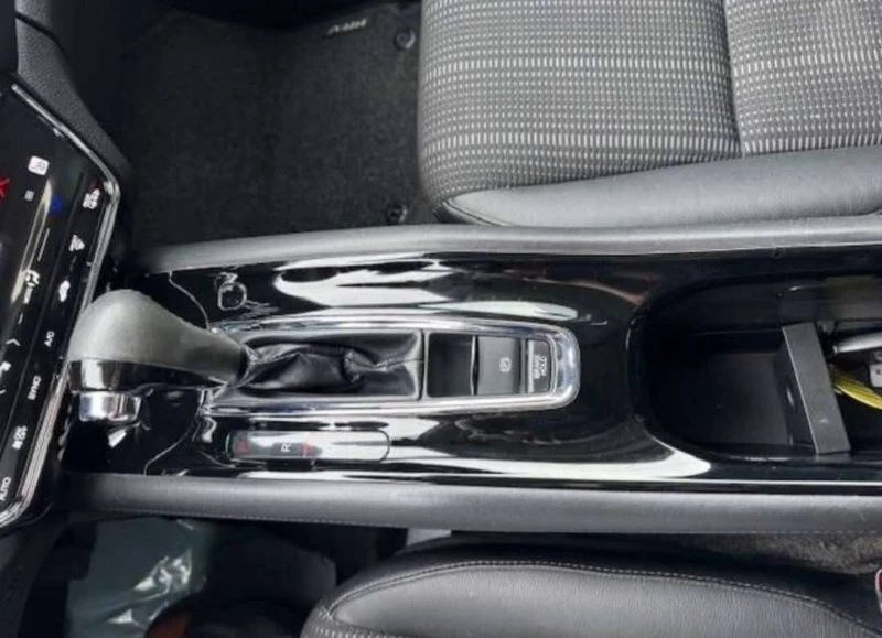 Honda Hr-v Пълна Сервизна Exeutive Навигация Камера Панорама , снимка 13 - Автомобили и джипове - 53575643