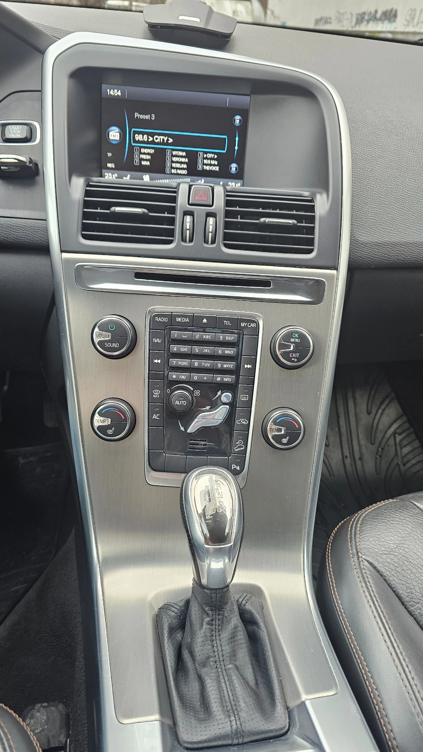 Volvo XC60, снимка 10 - Автомобили и джипове - 53934493