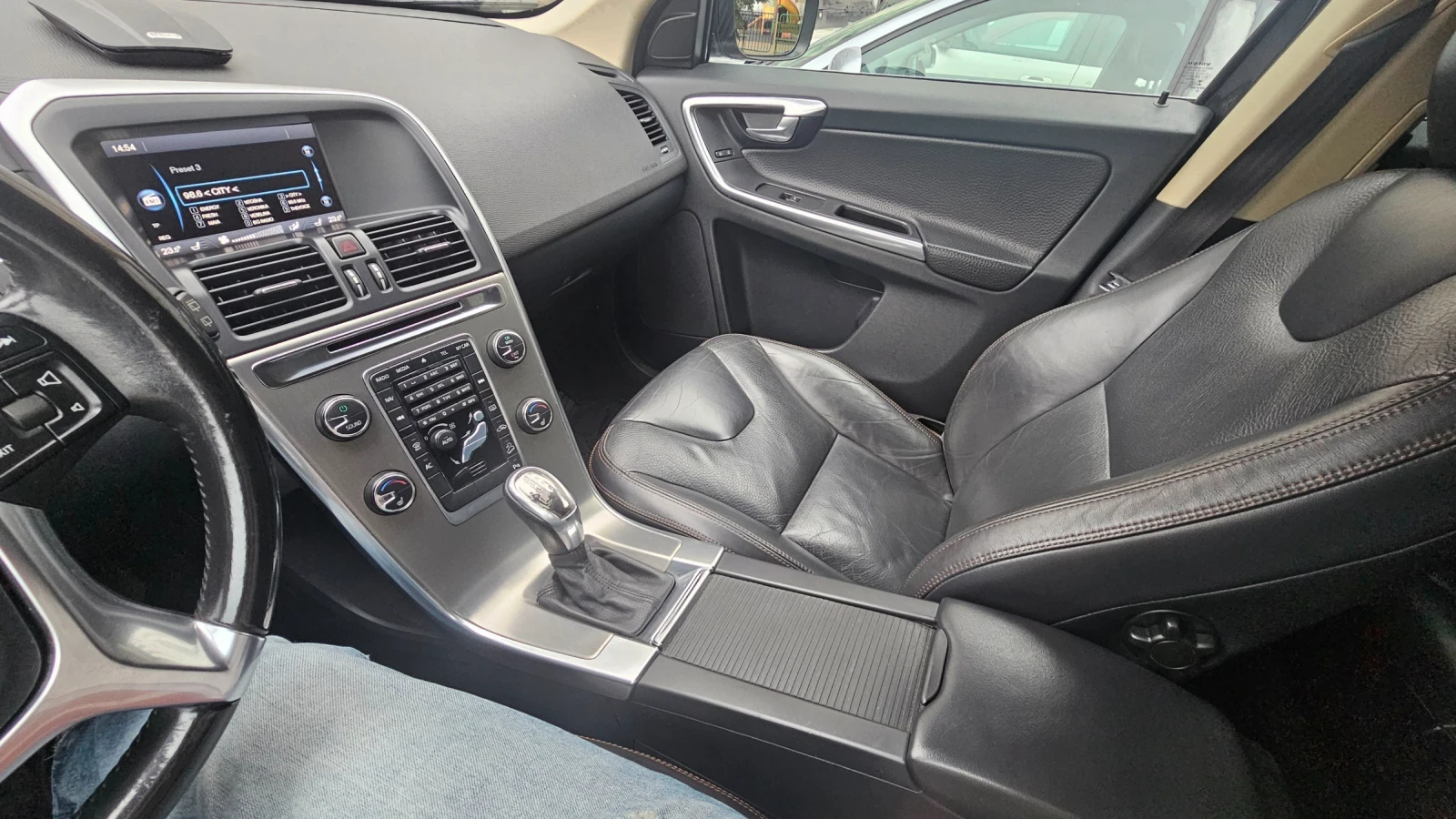 Volvo XC60, снимка 11 - Автомобили и джипове - 53934493