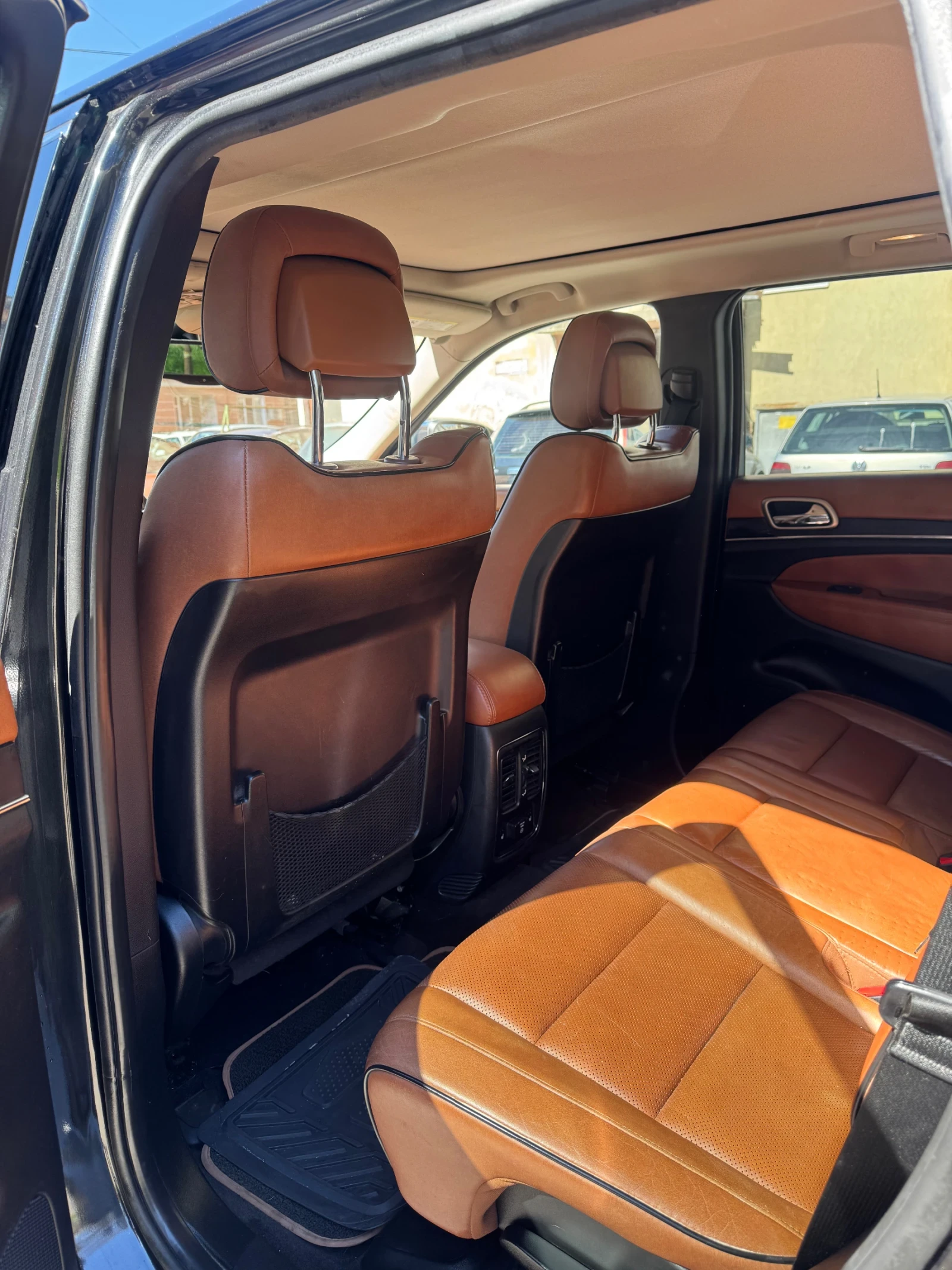 Jeep Grand cherokee 5.7 hemi overland, снимка 8 - Автомобили и джипове - 54141467