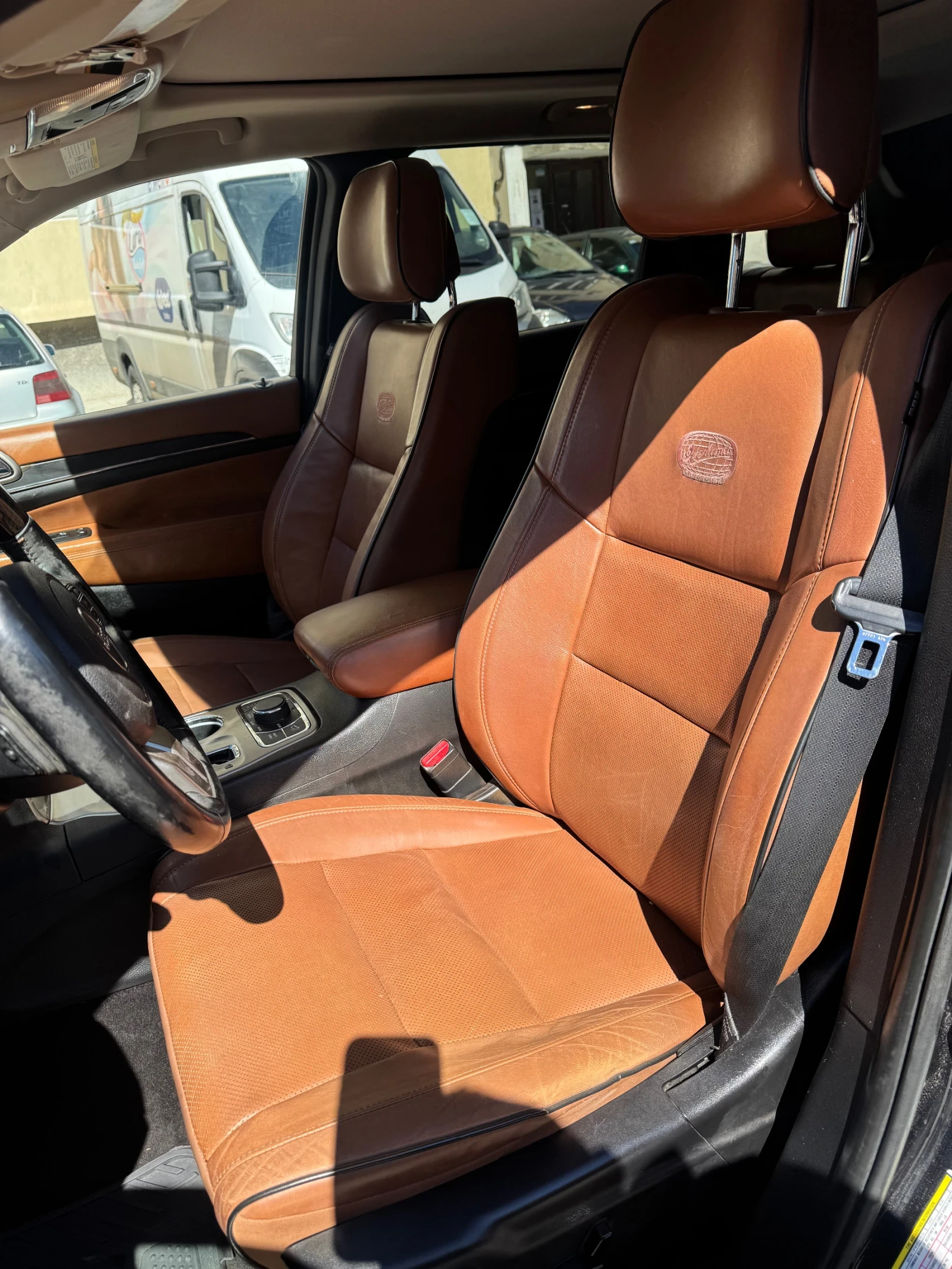 Jeep Grand cherokee 5.7 hemi overland, снимка 10 - Автомобили и джипове - 54141467