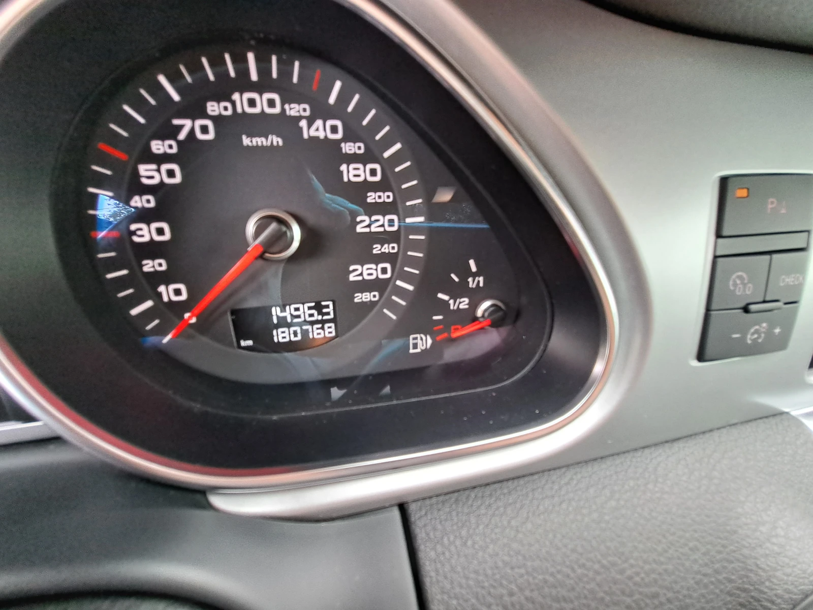 Audi Q7 3.0TDI S-LINE 4x4 - 7места, снимка 17 - Автомобили и джипове - 54777751