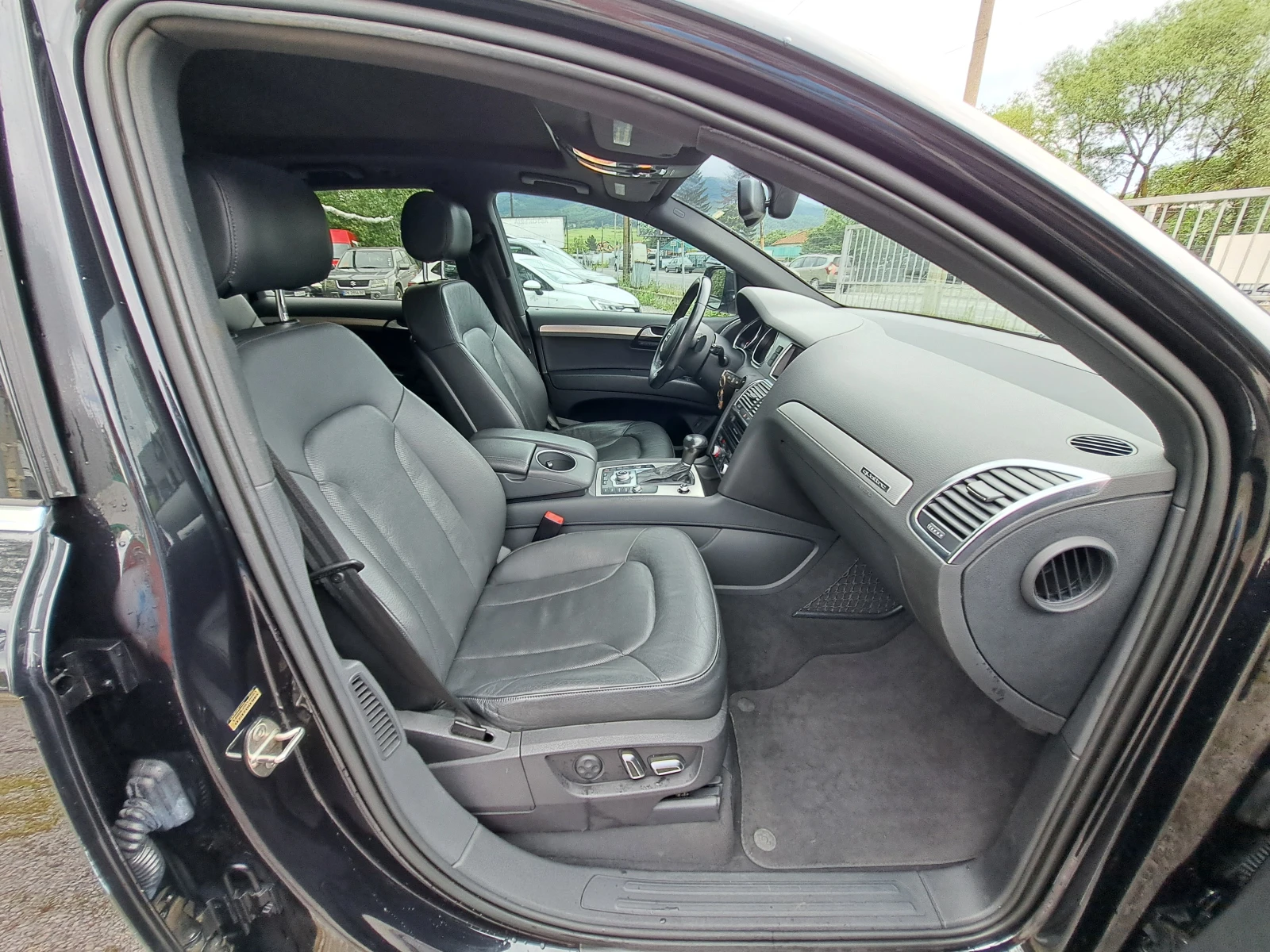 Audi Q7 3.0TDI S-LINE 4x4 - 7места, снимка 10 - Автомобили и джипове - 54777751