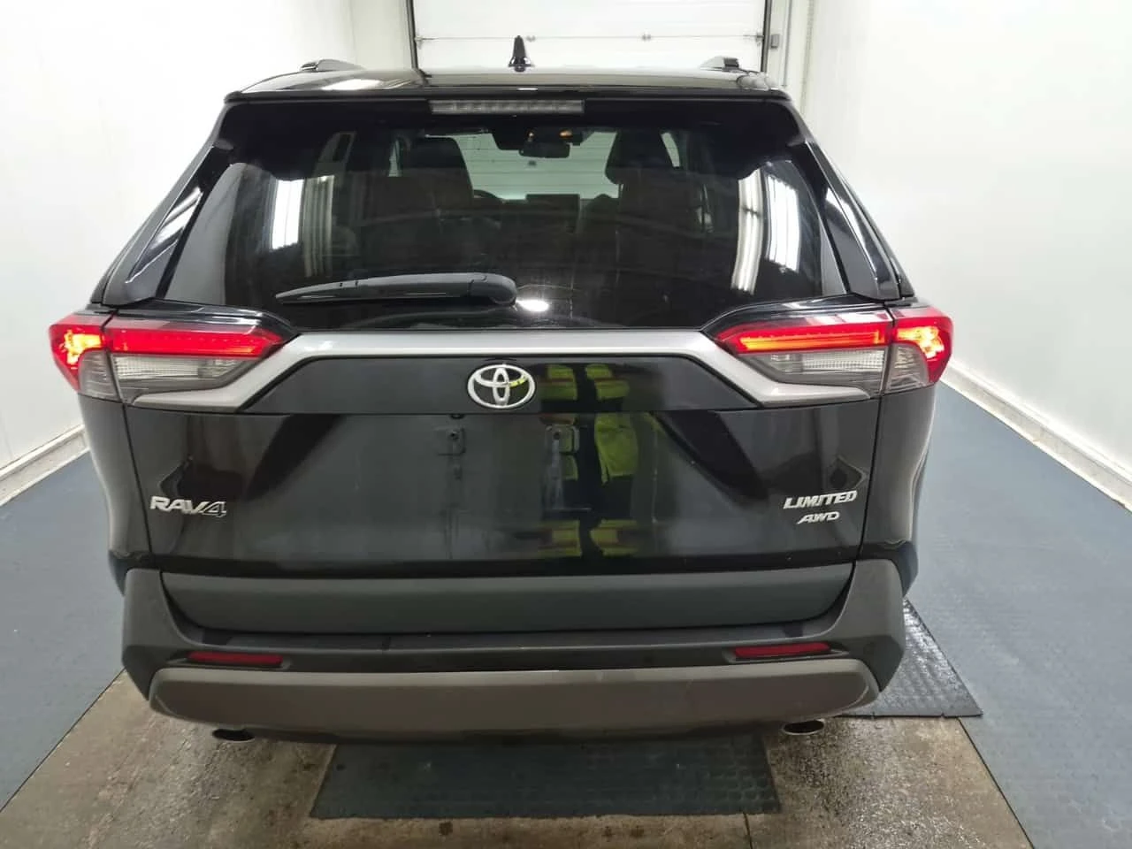 Toyota Rav4 * Limited * АВТОКРЕДИТ БЕЗ ПЪРВОНАЧАЛНА ВНОСКА* , снимка 4 - Автомобили и джипове - 55581609