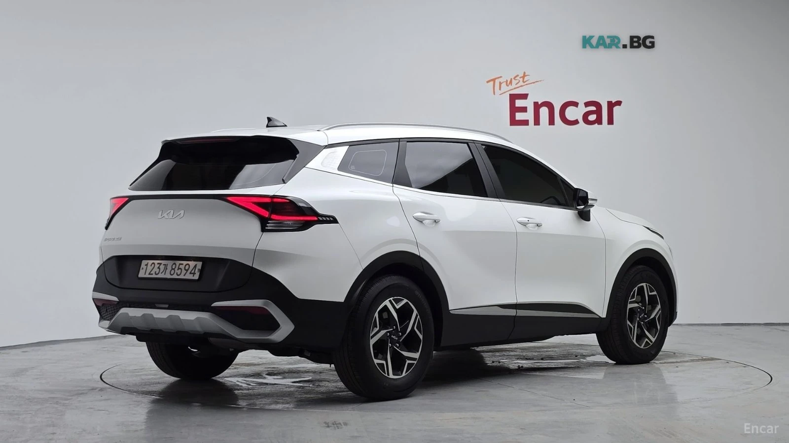 Kia Sportage 2.0* ОБДУХВАНЕ* ПОДГРЕВ* КАМЕРА* ДИСТРОНИК, снимка 2 - Автомобили и джипове - 55824907