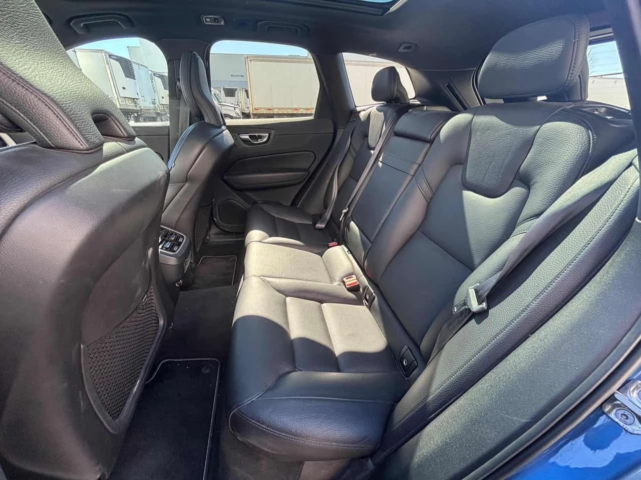 Volvo XC60 * R Design * CARFAX * ����� �� ����������� *  | Mobile.bg � ����������� 10
