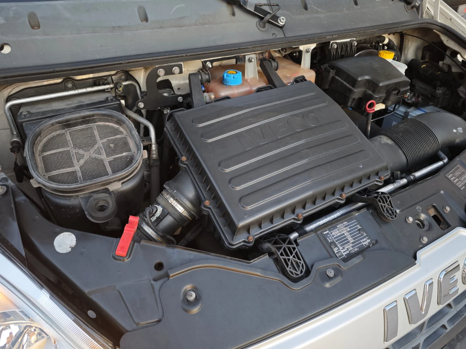 Iveco Daily 35C15, снимка 15 - Бусове и автобуси - 55730616