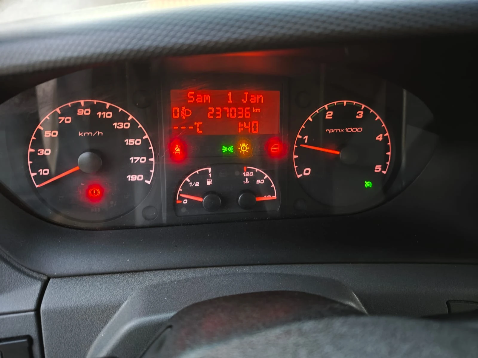 Iveco Daily 35C15, снимка 16 - Бусове и автобуси - 55730616