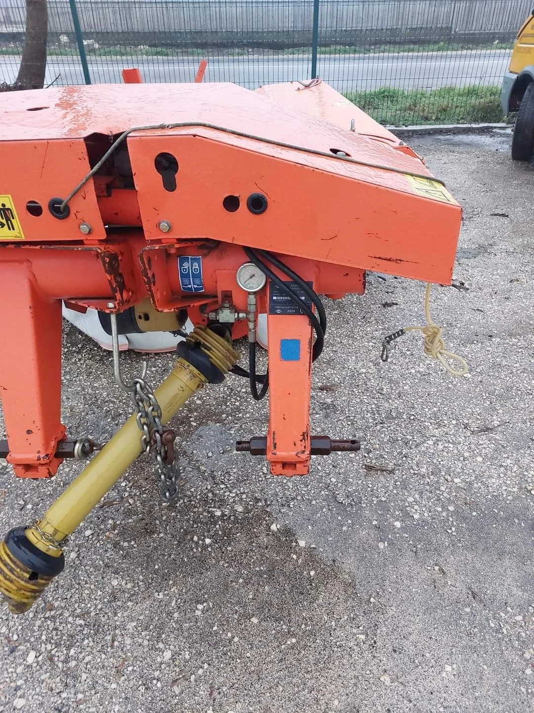 Сенокосачка Друга марка KUHN, снимка 2 - Селскостопанска техника - 54194537