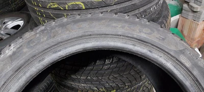 Гуми Зимни 245/40R18, снимка 7 - Гуми и джанти - 32557625