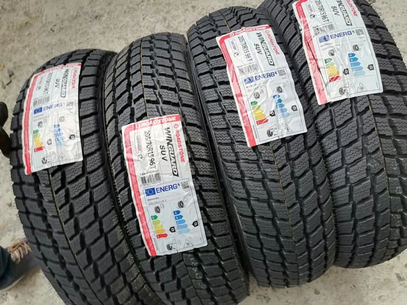 Гуми Зимни 205/70R15, снимка 2 - Гуми и джанти - 34239695