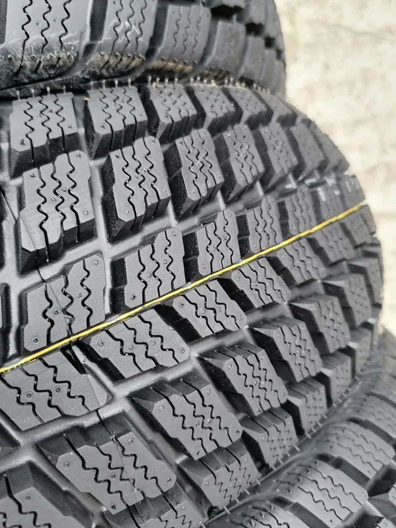 Гуми Зимни 205/70R15, снимка 5 - Гуми и джанти - 34239695