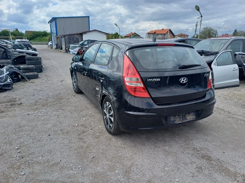 Hyundai I30 1.4i-109кс-на части, снимка 4 - Автомобили и джипове - 47603776