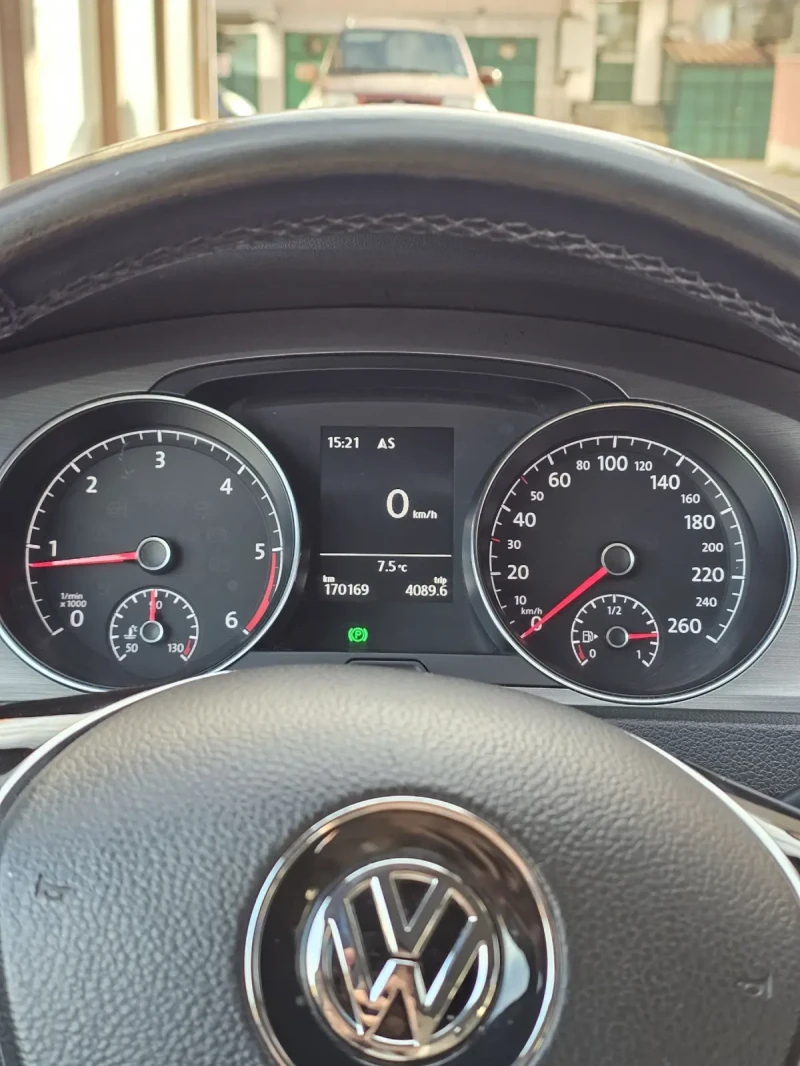 VW Golf 2.0 TDI, снимка 14 - Автомобили и джипове - 51285749