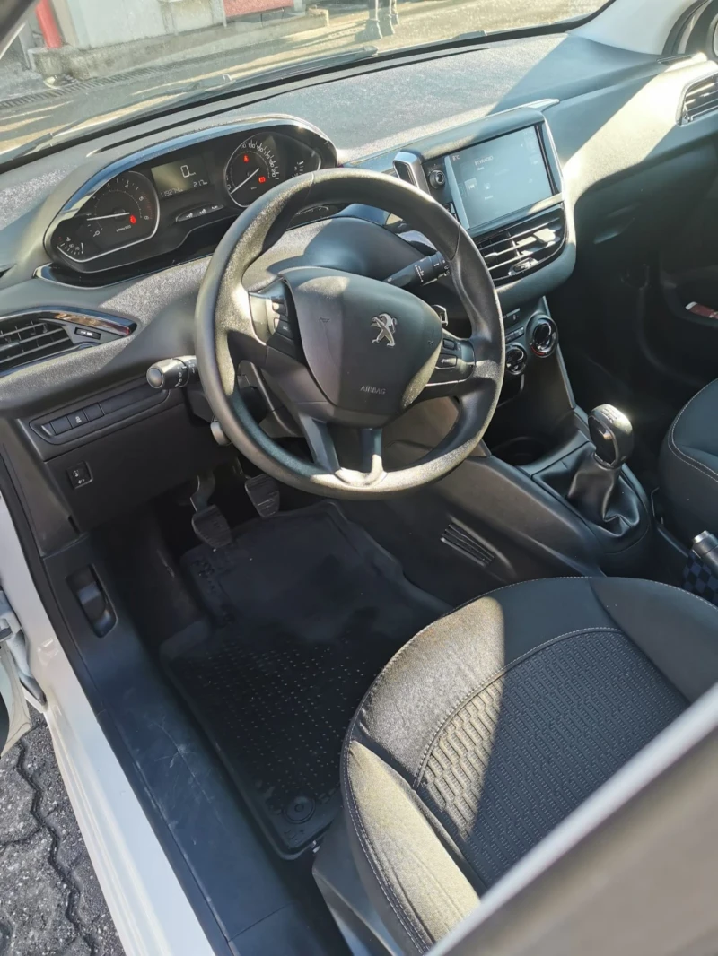 Peugeot 208 HDI, снимка 5 - Автомобили и джипове - 48367567