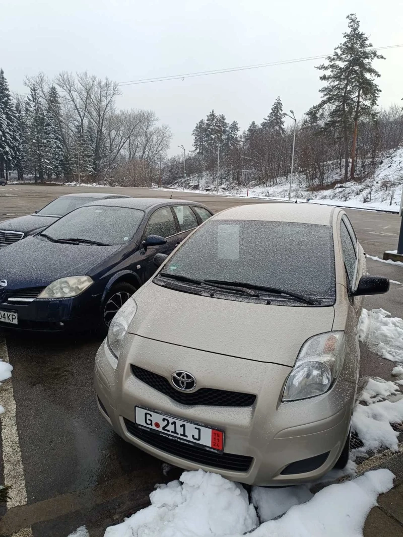 Toyota Yaris 1000, снимка 7 - Автомобили и джипове - 48707387